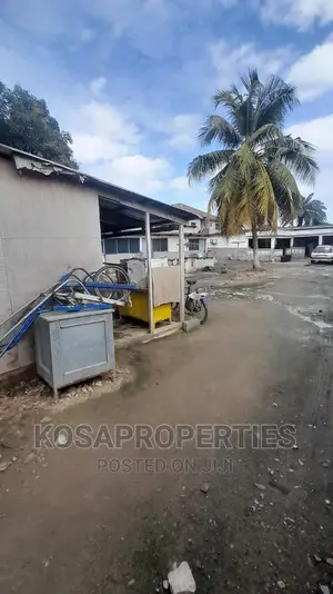 5bdrm House in Kasoa Amamfrom for sale