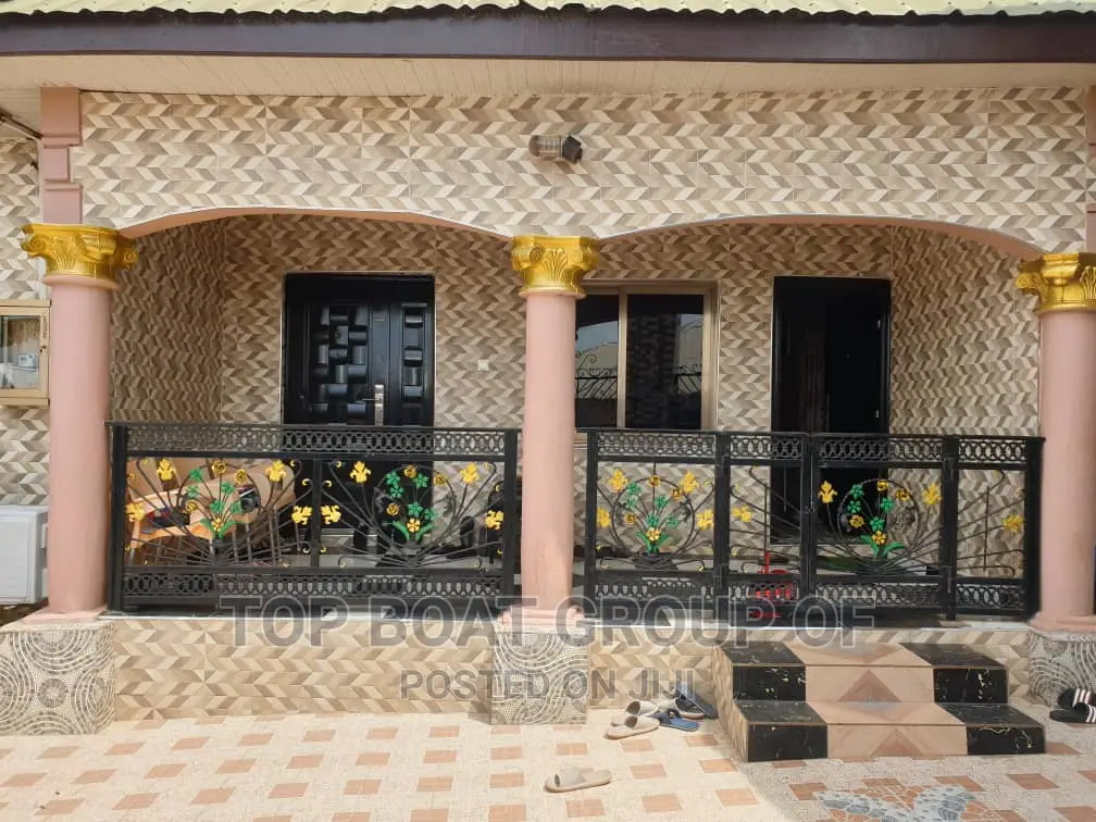 Furnished 6bdrm House in Top-Boat Estate, Kumasi Metropolitan for sale