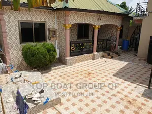 Furnished 6bdrm House in Top-Boat Estate, Kumasi Metropolitan for sale