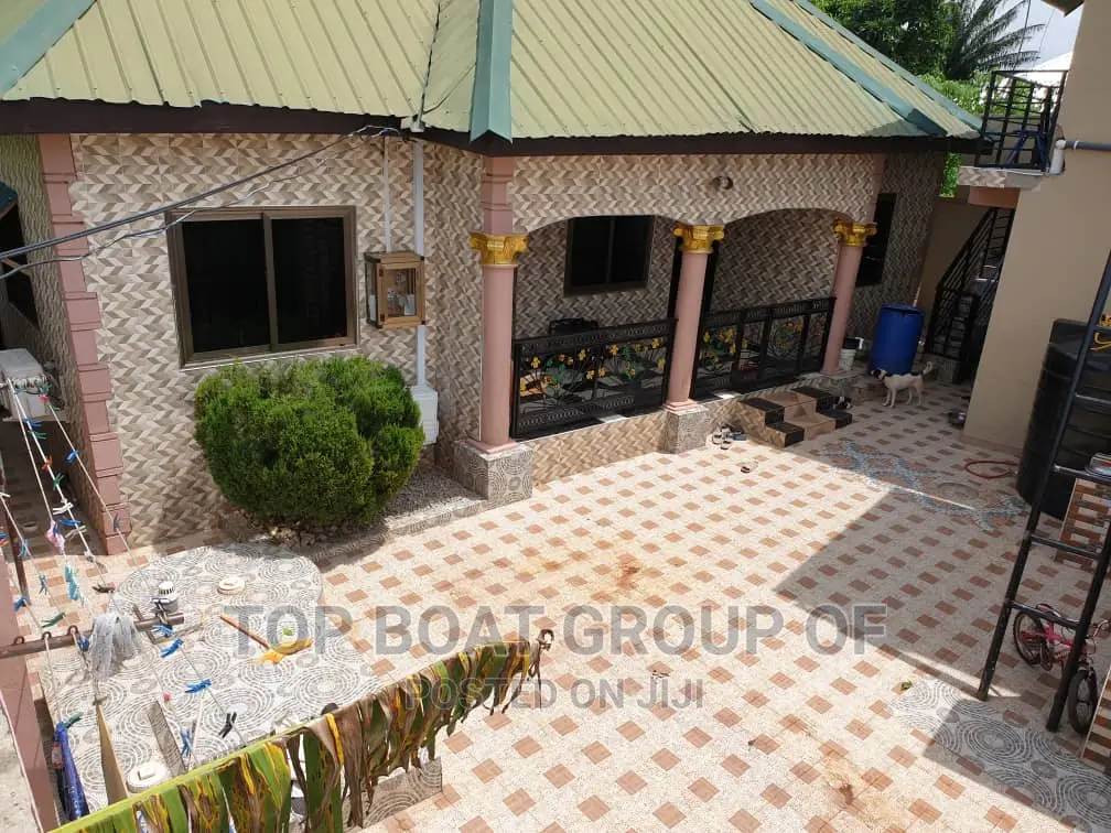 Furnished 6bdrm House in Top-Boat Estate, Kumasi Metropolitan for sale