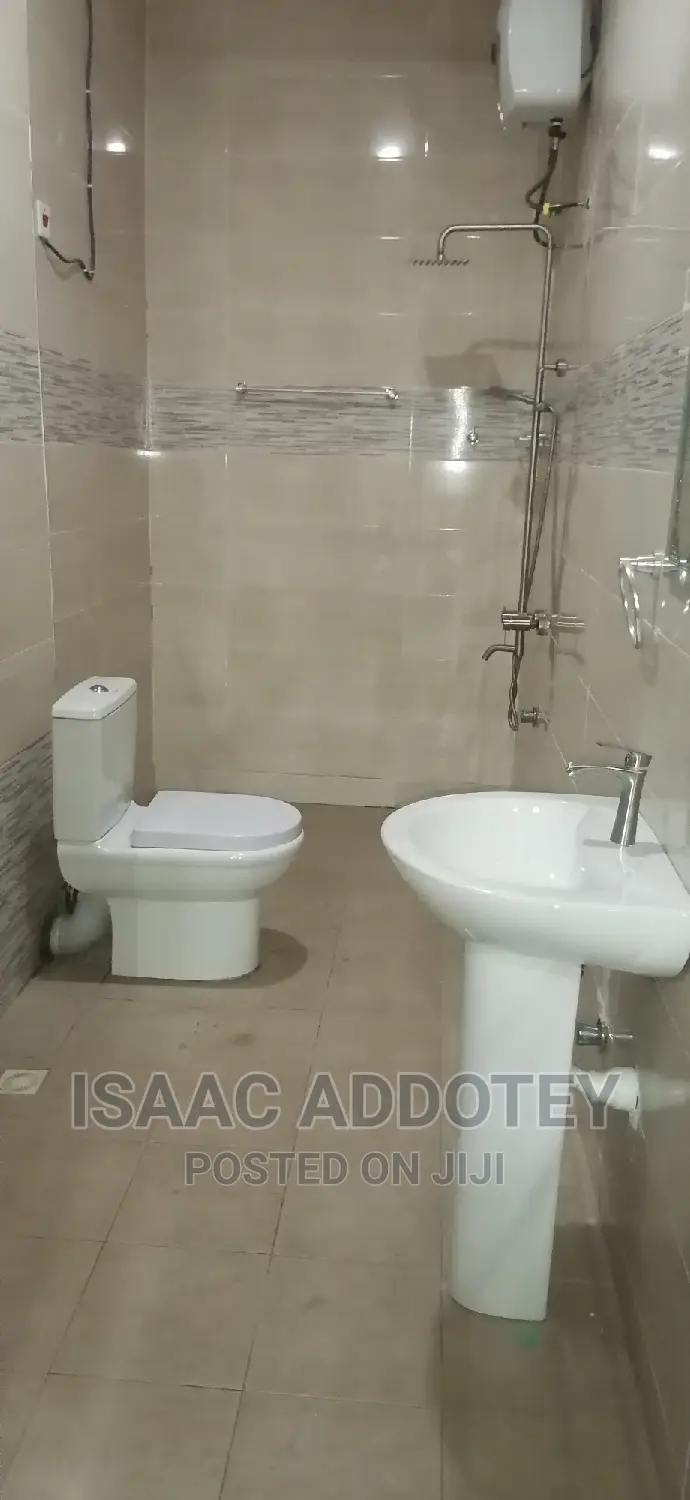 3bdrm Apartment in Adogono, Spintex for rent
