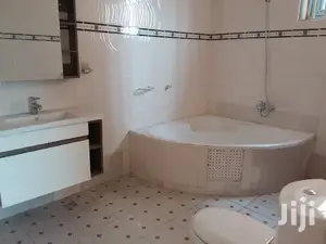 3bdrm House in Bronko Housing, Accra Metropolitan for rent