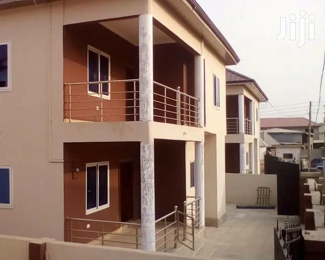 4bdrm House in Bronko Housing, Accra Metropolitan for sale