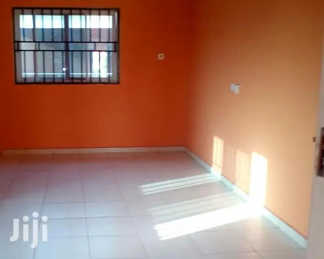 4bdrm House in Bronko Housing, Accra Metropolitan for sale