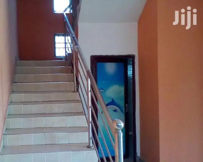 4bdrm House in Bronko Housing, Accra Metropolitan for sale