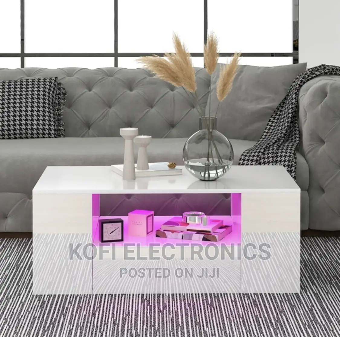 High Gloss TV Stand in White With Bonnaire Coffee Table