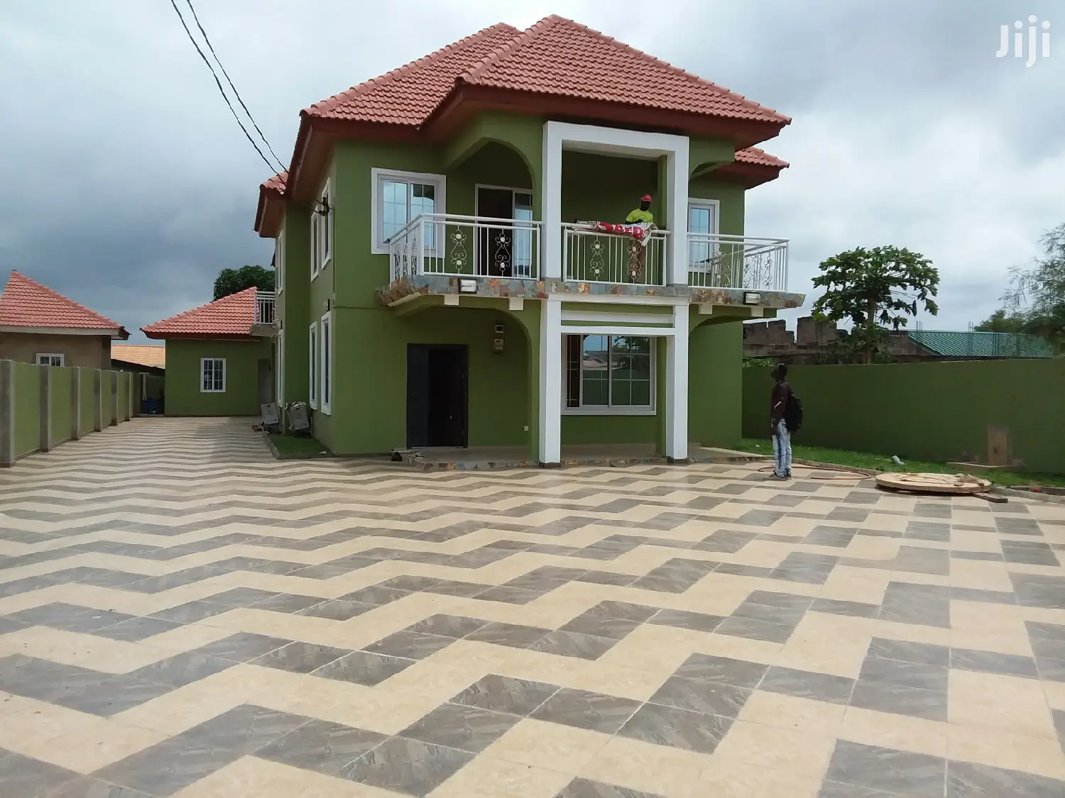 5bdrm House in Bronko Housing, Accra Metropolitan for sale