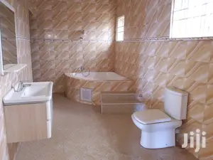 5bdrm House in Bronko Housing, Accra Metropolitan for sale