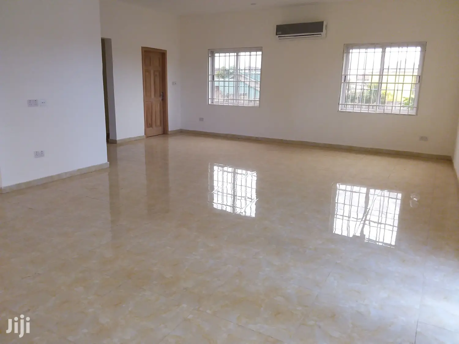 5bdrm House in Bronko Housing, Accra Metropolitan for sale