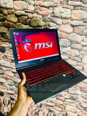 Laptop MSI GF62 8RD 16GB Intel Core I7 SSHD+SSD 1.5T
