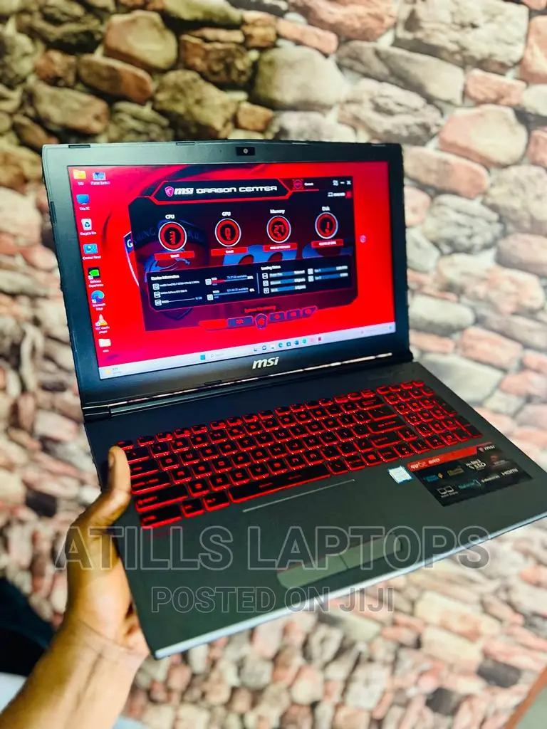Laptop MSI GF62 8RD 16GB Intel Core I7 SSHD+SSD 1.5T