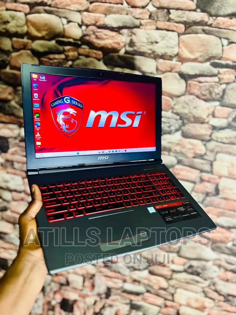 Laptop MSI GF62 8RD 16GB Intel Core I7 SSHD+SSD 1.5T