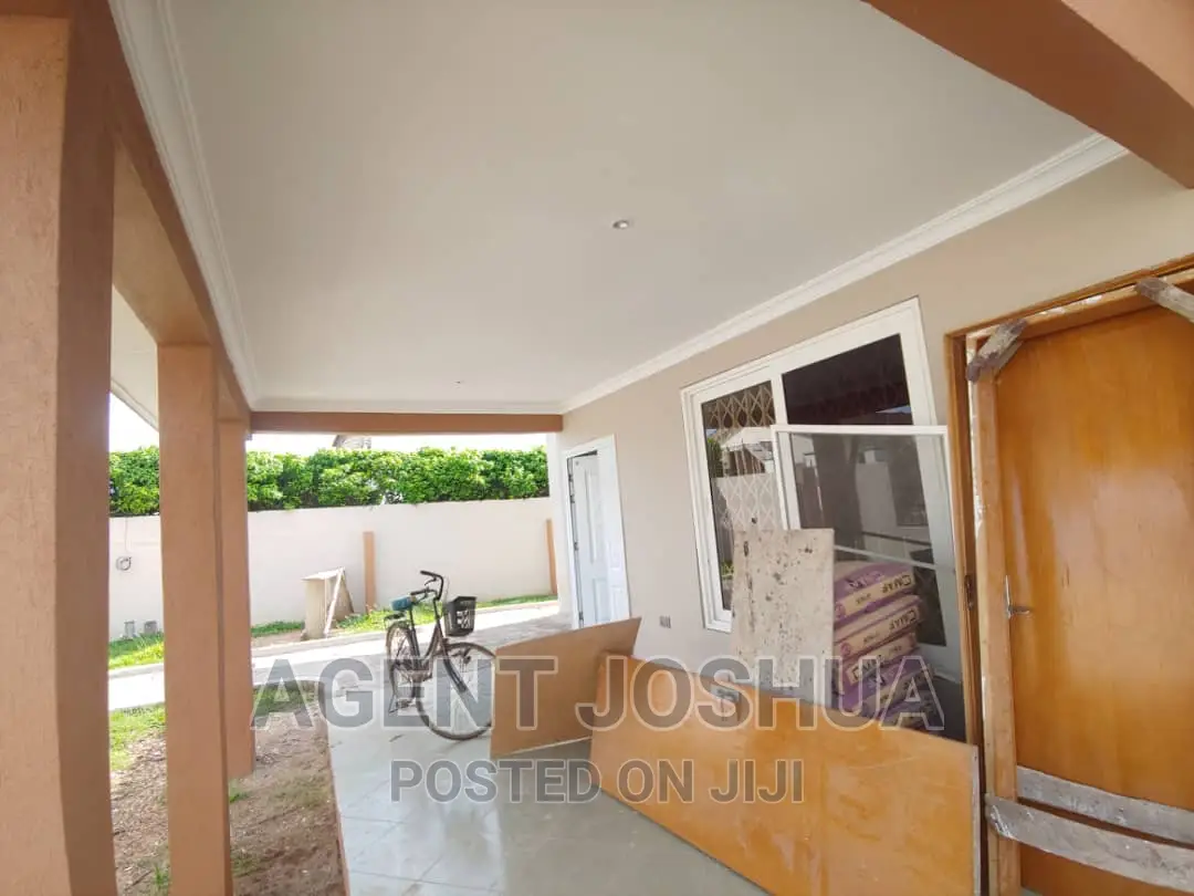 4bdrm House in Manet Court Estate for rent