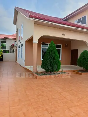 5bdrm Duplex in Community 22, Tema Metropolitan for rent