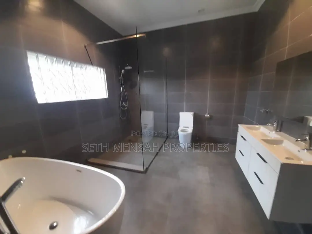 5bdrm House in Skm Property, Cantonments for rent