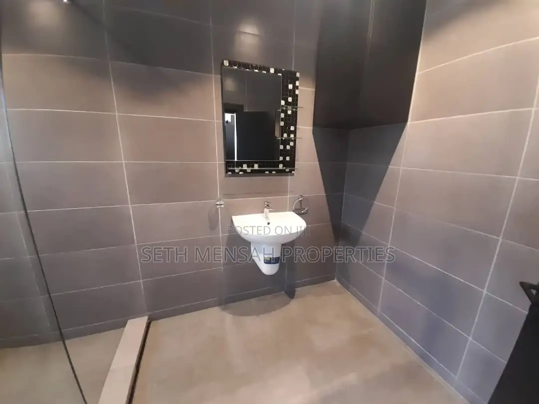 5bdrm House in Skm Property, Cantonments for rent