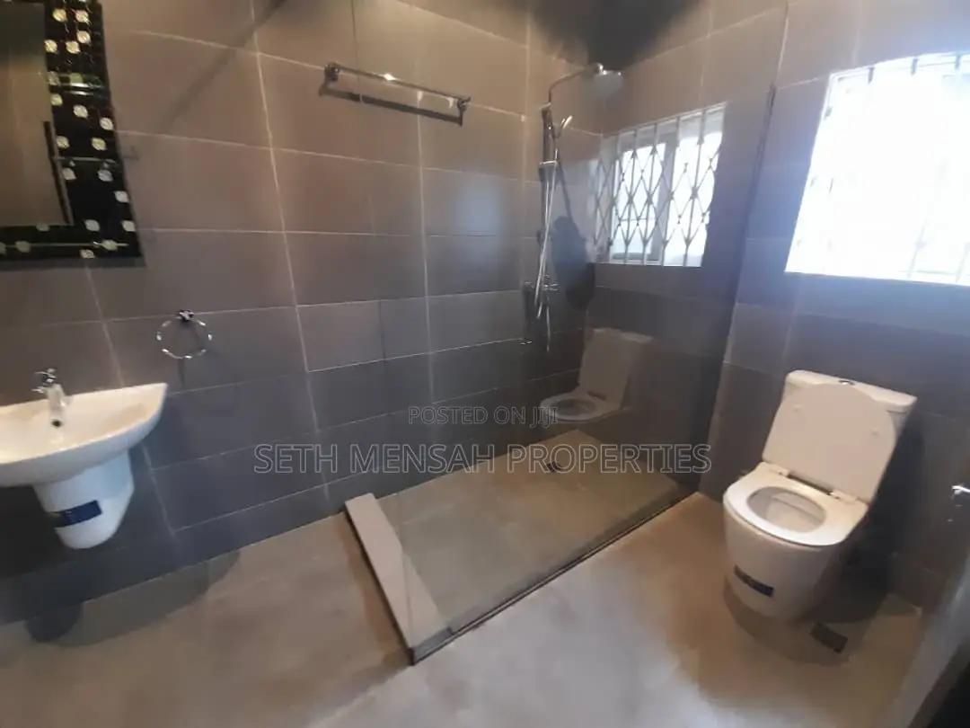 5bdrm House in Skm Property, Cantonments for rent