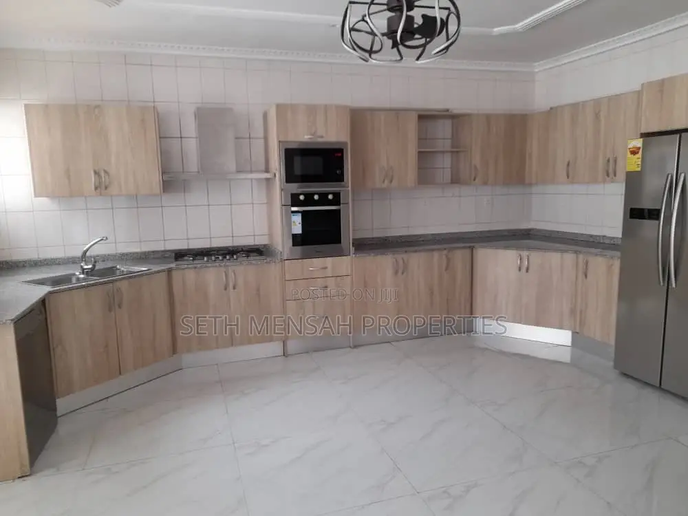 5bdrm House in Skm Property, Cantonments for rent
