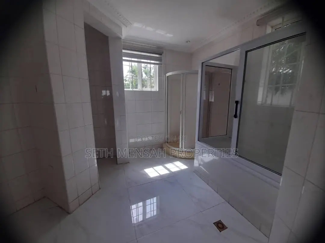 5bdrm House in Skm Property, Cantonments for rent