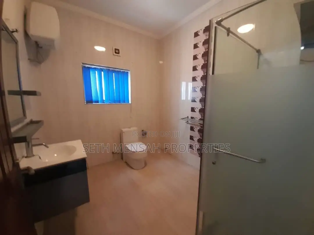 Furnished 5bdrm House in Skm Property, Cantonments for rent