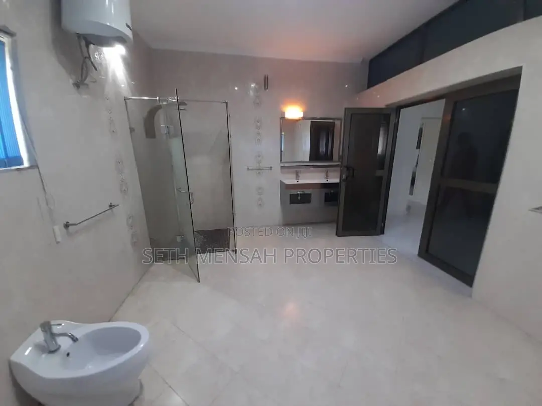 Furnished 5bdrm House in Skm Property, Cantonments for rent