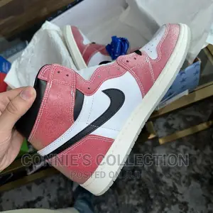 Jordan 1 Retro High (Trophy Room)