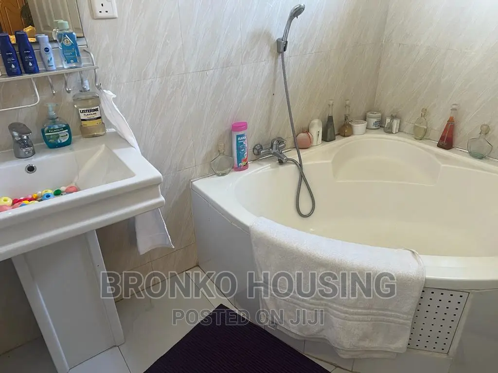 Furnished 3bdrm House in Bronko Housing, East Legon for rent
