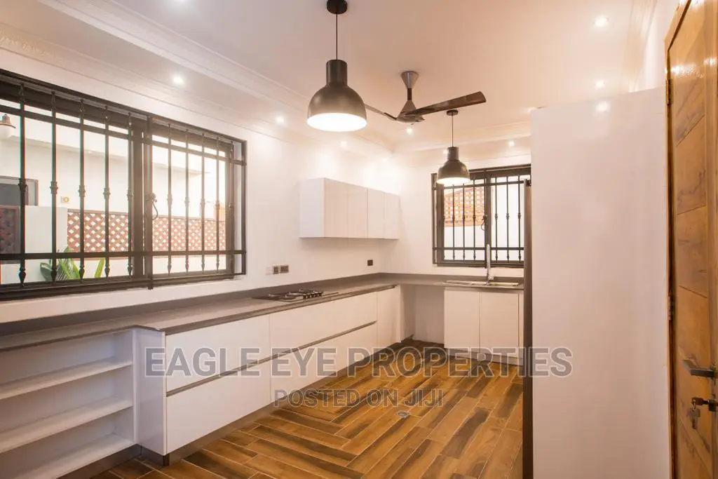 4bdrm House in Spintex for sale