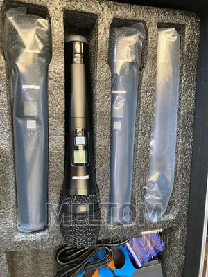 Shure Am-401 4in1 Briefcased Cordless Microphone
