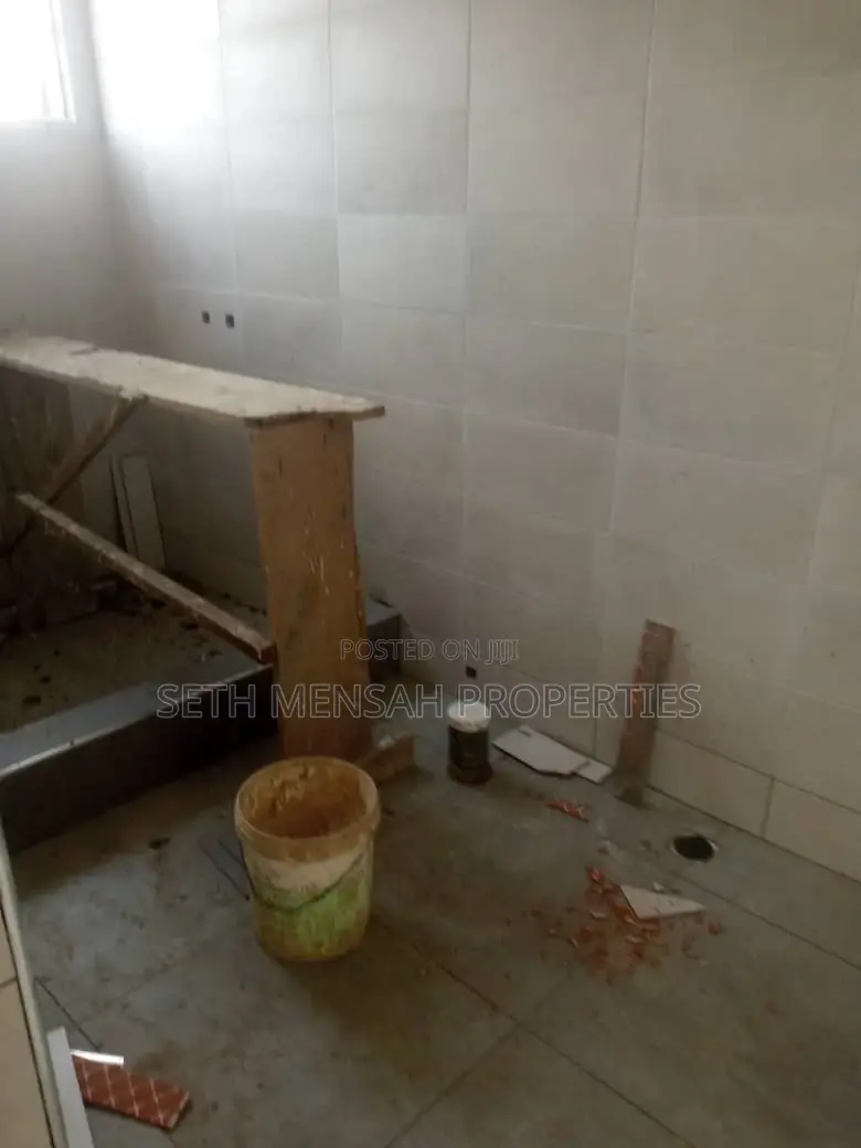 4bdrm House in Skm, Achimota for sale