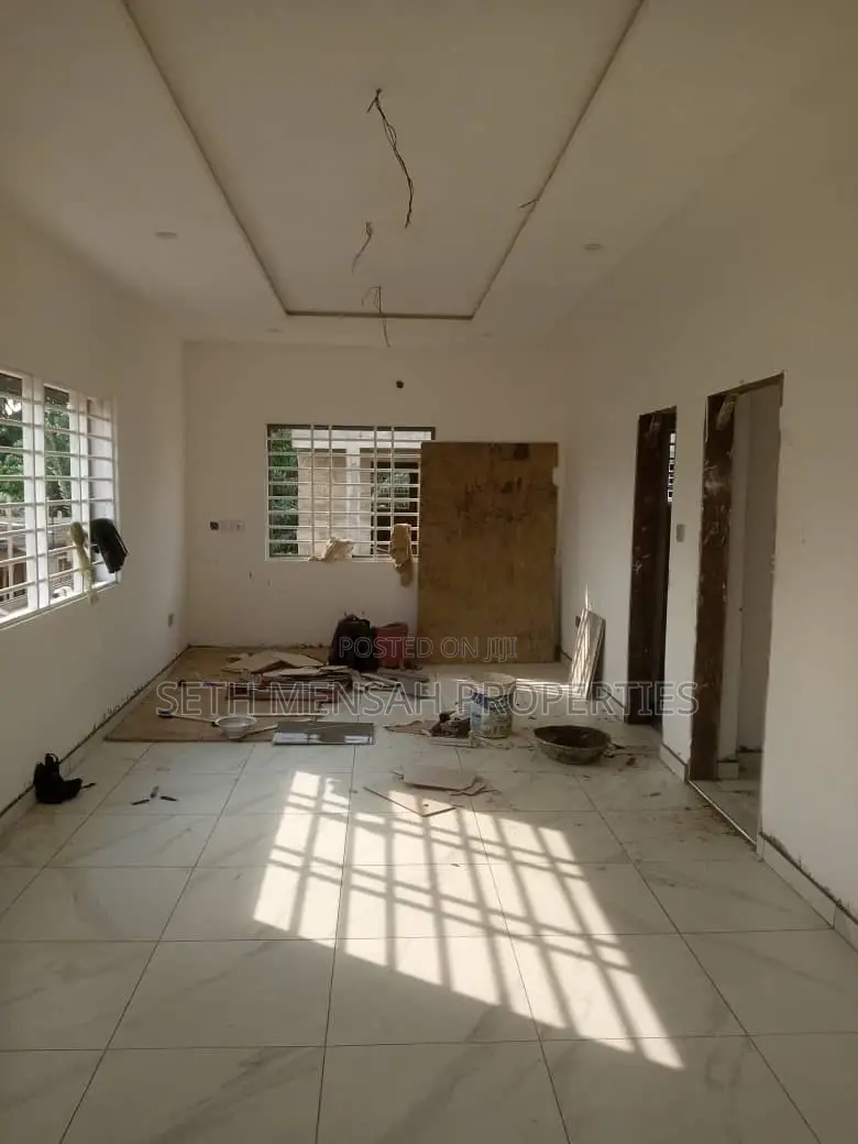 4bdrm House in Skm, Achimota for sale