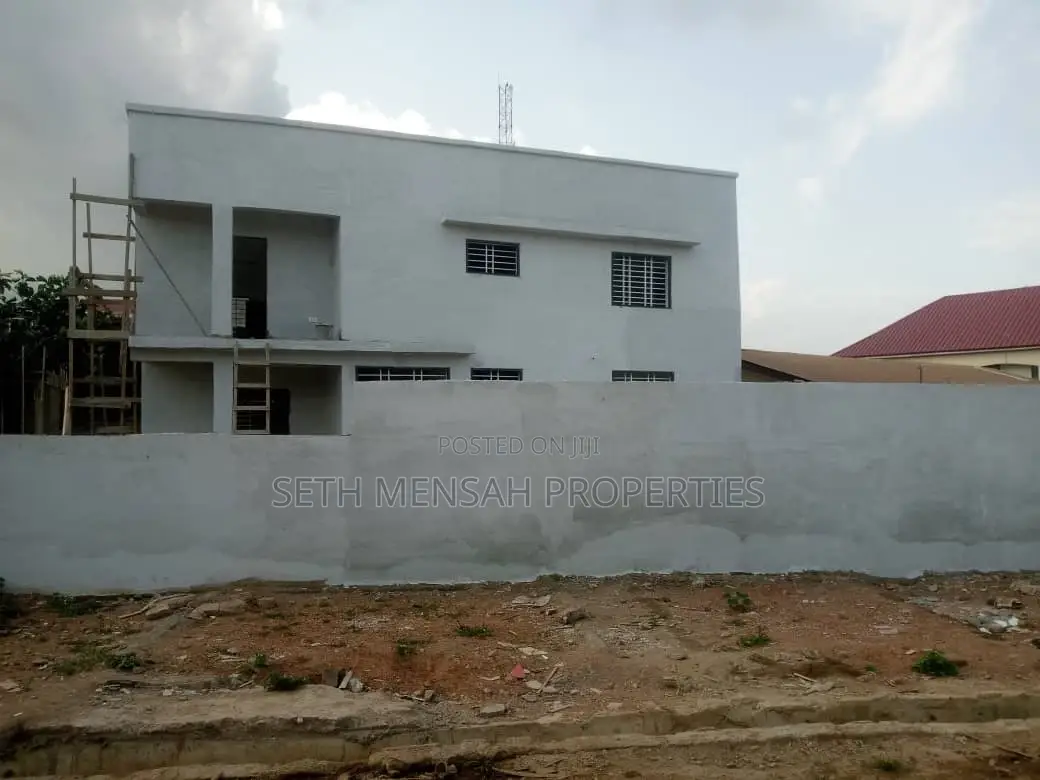 4bdrm House in Skm, Achimota for sale