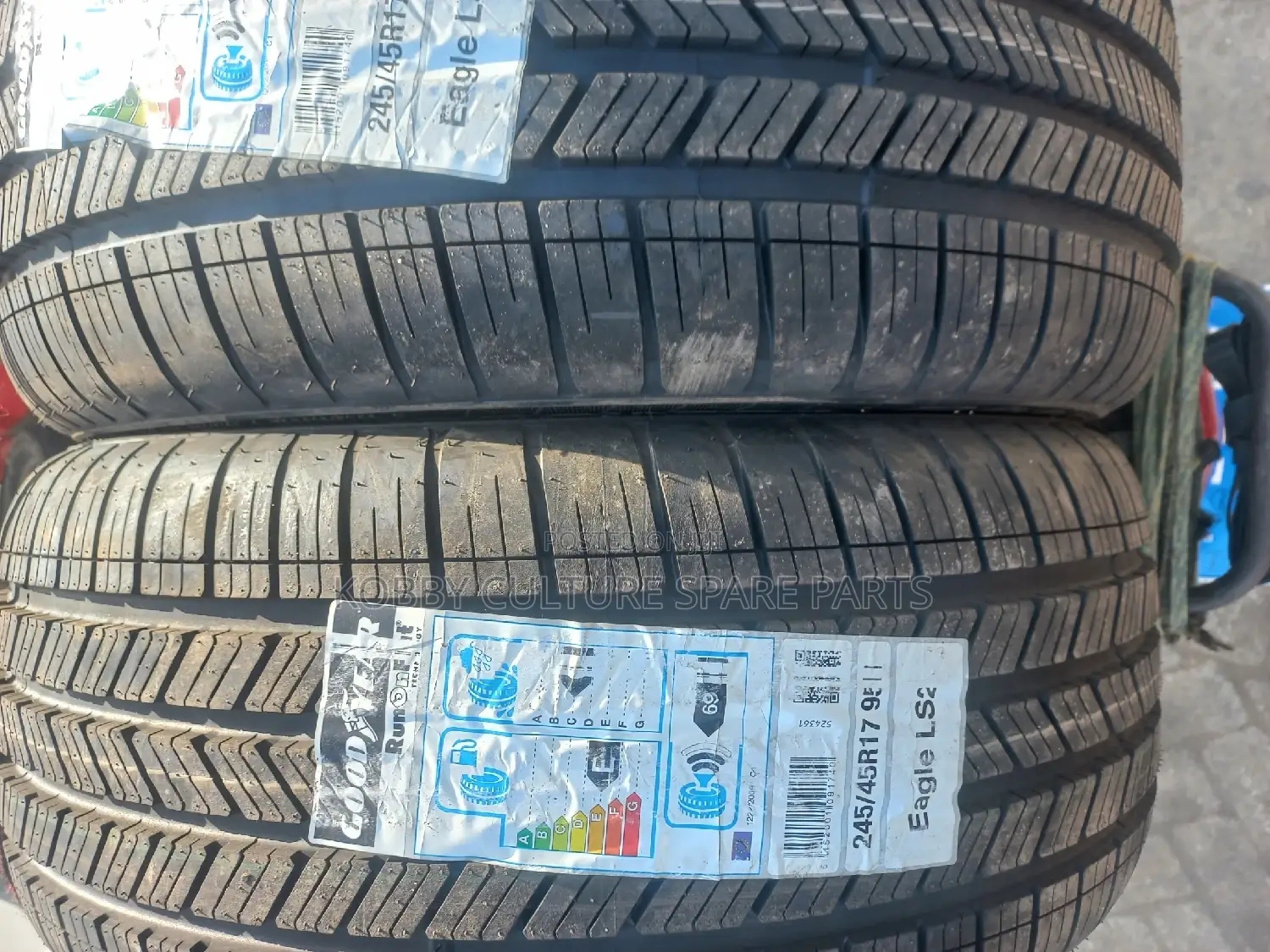 Goodyear Roundflat 245/45 R17