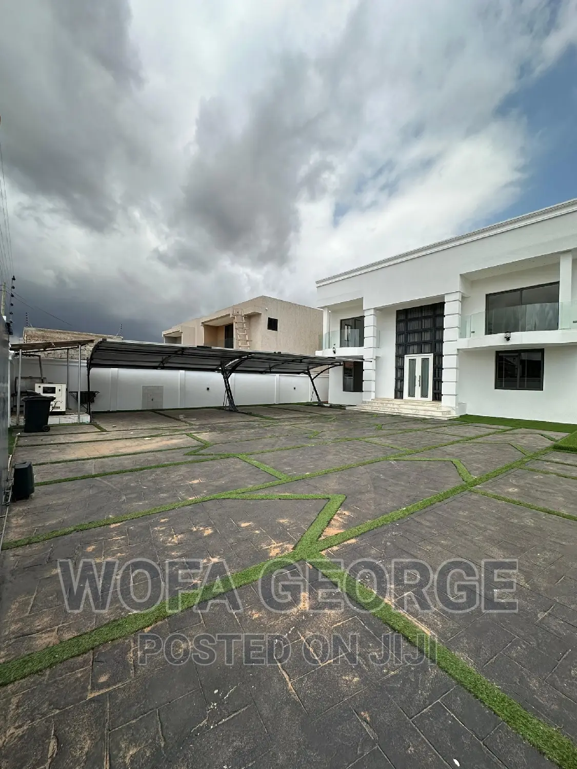4bdrm Apartment in Hills, East Legon for sale