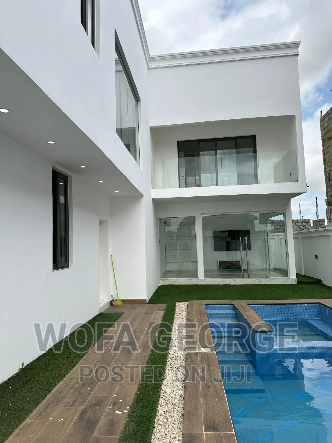 4bdrm Apartment in Hills, East Legon for sale