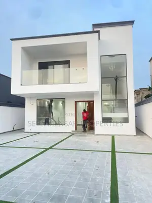 4bdrm House in Skm, Ashaley Botwe for sale