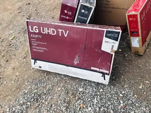 Classy Slim UHD Smart Glossy Black LG 43”Up7740