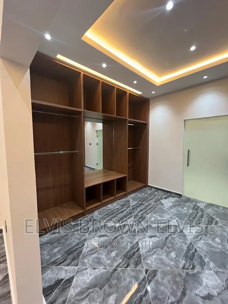 4bdrm Duplex in Botwe Lakeside for rent