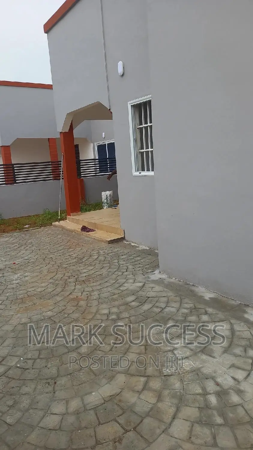 3bdrm House in Budumburam for sale