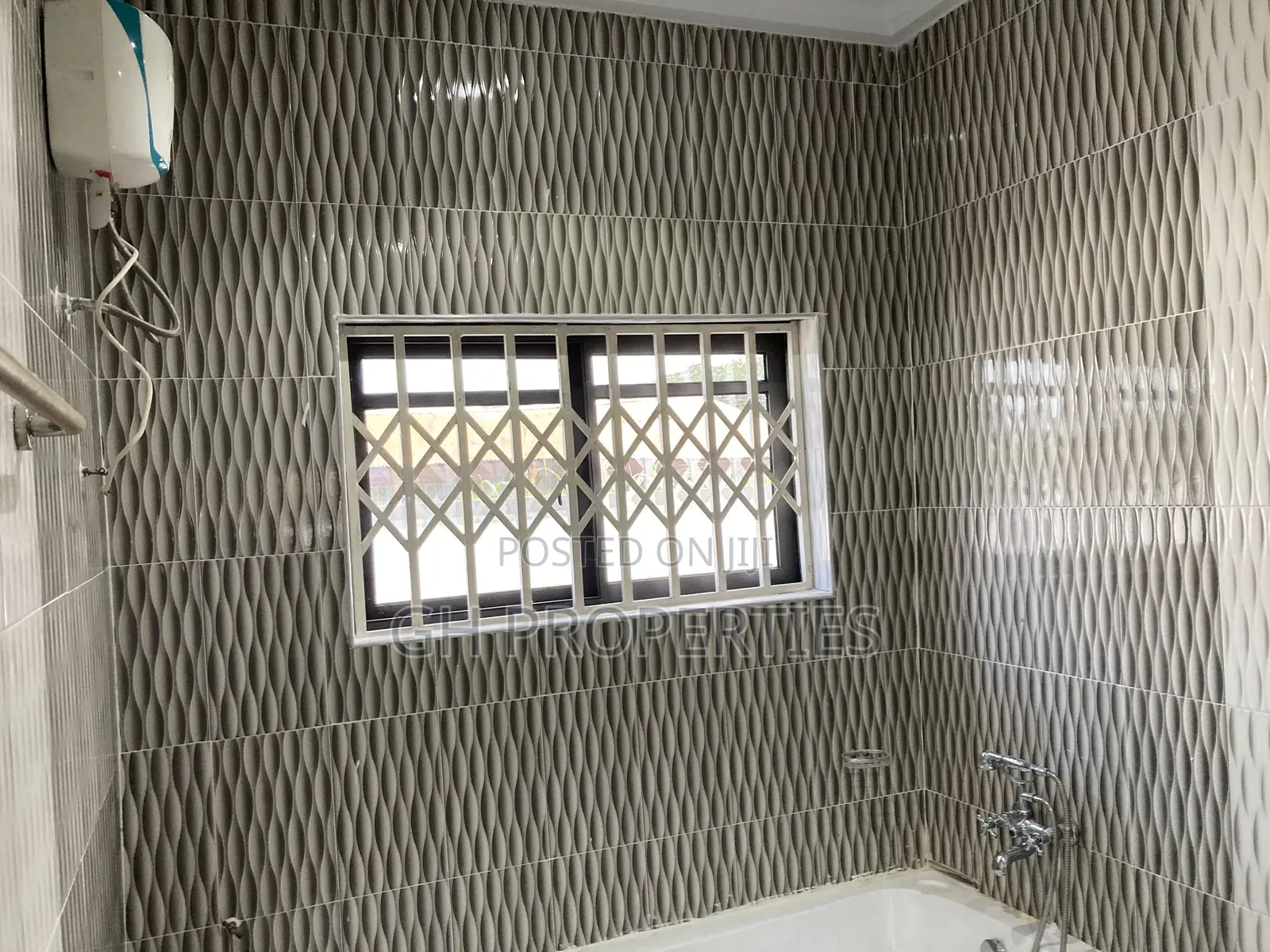 3bdrm House in Trede., Kumasi Metropolitan for sale