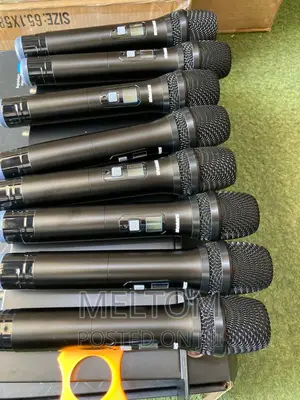 Shure Am-801 8in1 Cordless Microphone