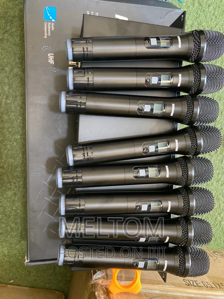 Shure Am-801 8in1 Cordless Microphone