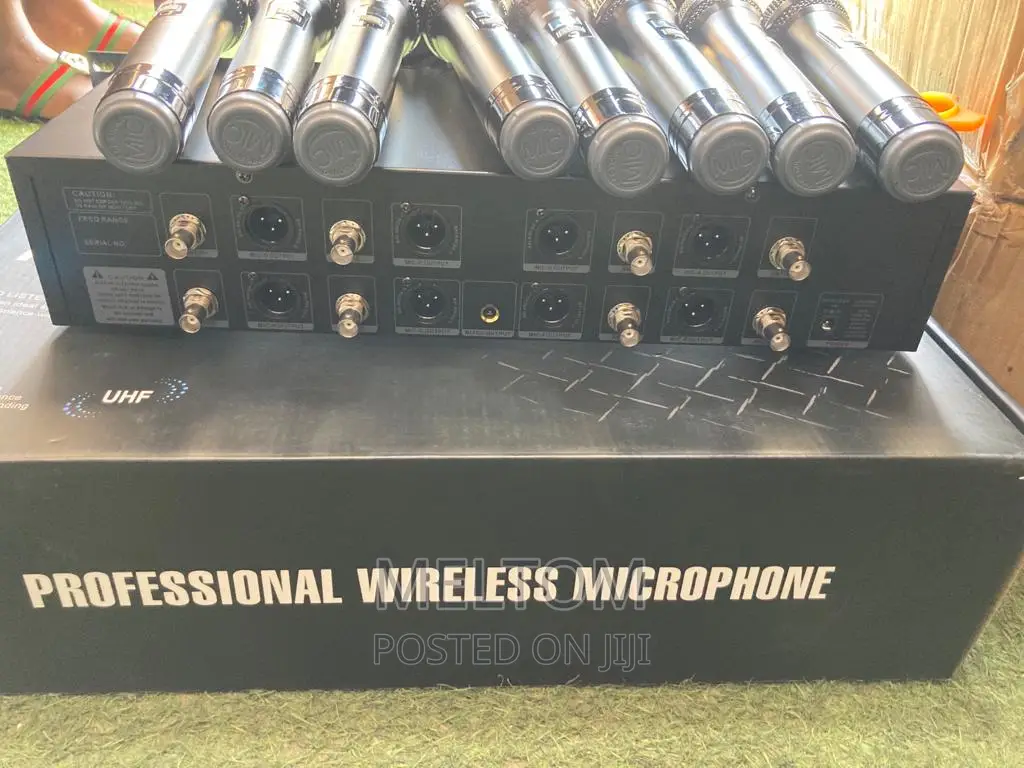 Shure Am-801 8in1 Cordless Microphone