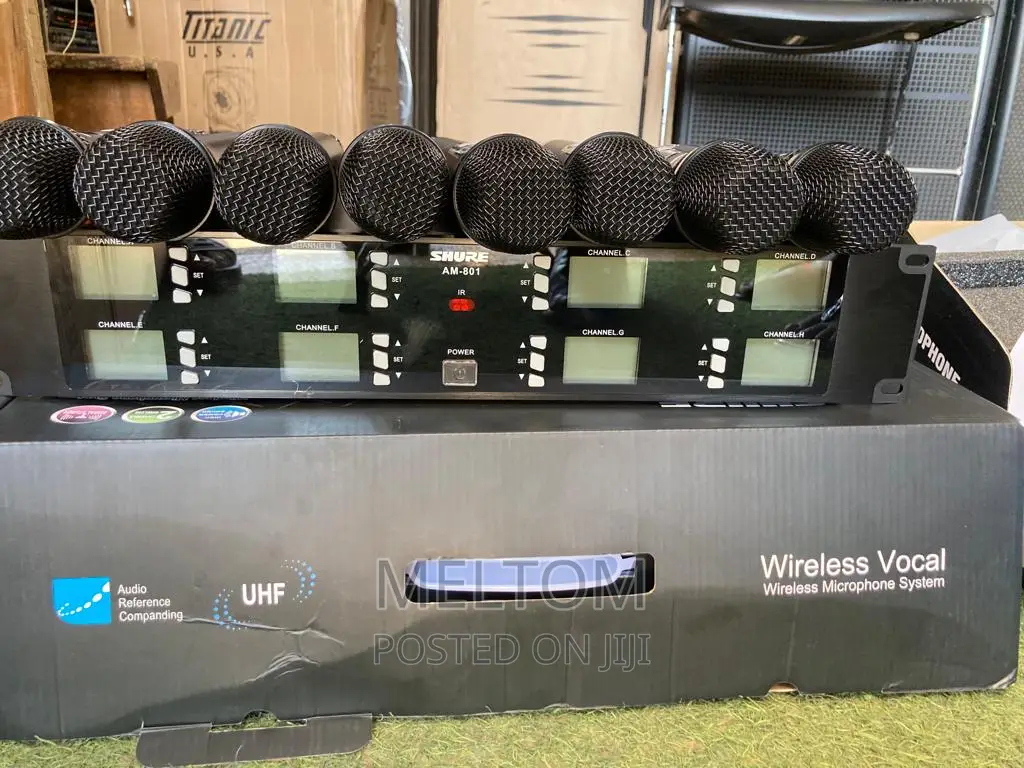 Shure Am-801 8in1 Cordless Microphone