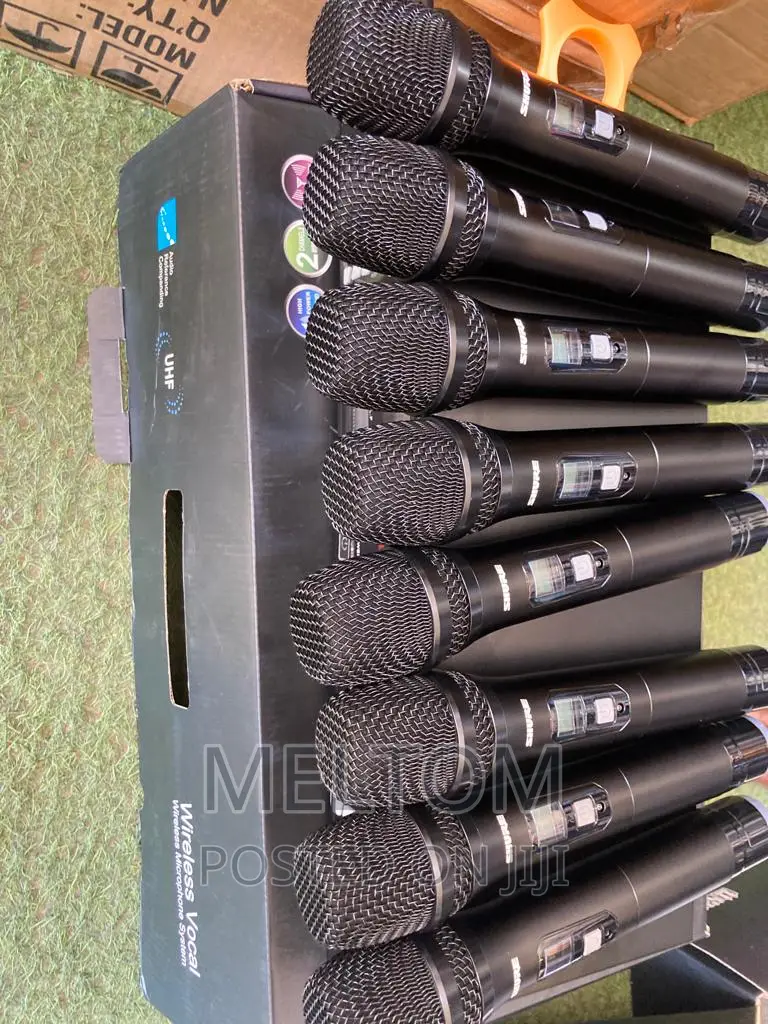 Shure Am-801 8in1 Cordless Microphone