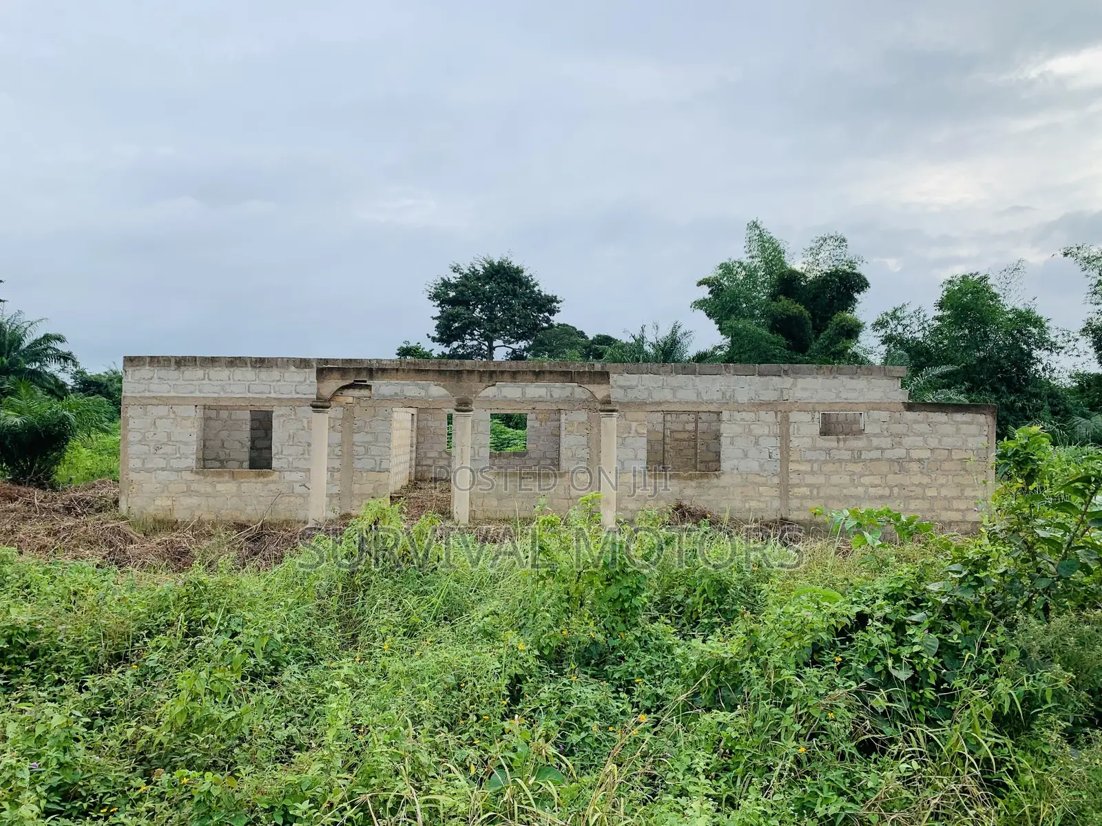 5 Bed Room Uncompleted House