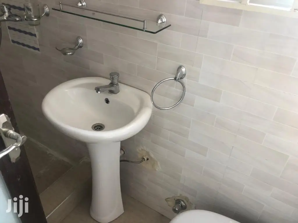 4bdrm House in Bronko Housing, Accra Metropolitan for rent