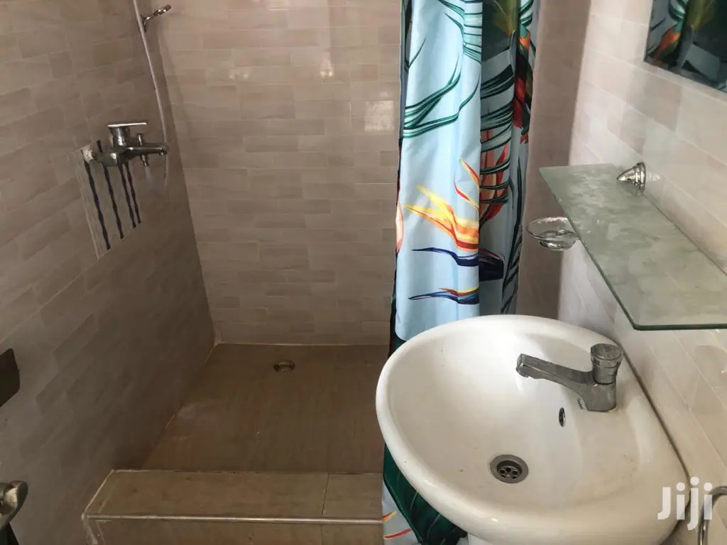 4bdrm House in Bronko Housing, Accra Metropolitan for rent