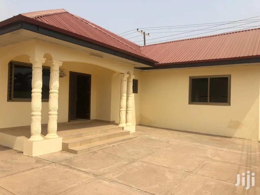 3bdrm House in Bronko Housing, Accra Metropolitan for rent