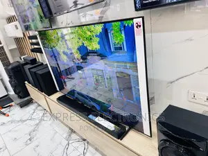 Dynamic Range Color Samsung Uhd Smart 85”Cu8000
